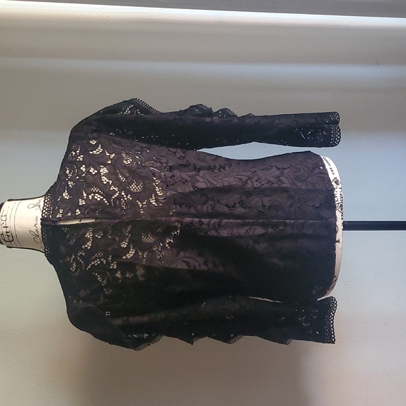 Express Lace Mock Neck Ruffle Sleeve Top - Picture 4 of 6